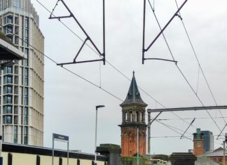 Discover the Best Commuting Routes from Atherton to Manchester